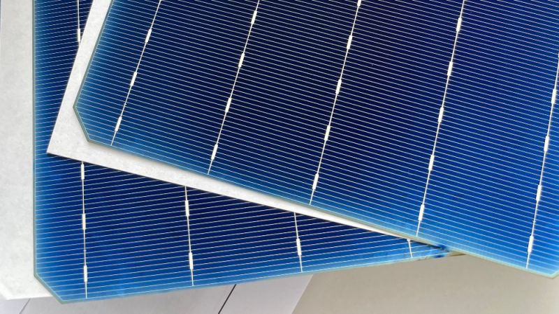 PERC-Solarzelle aus 100 Prozent recyceltem Silizium.
