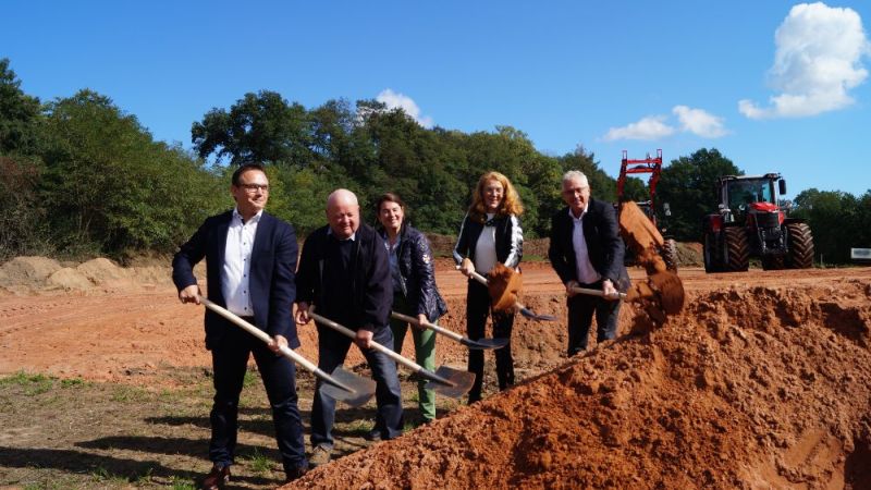 Joint ground-breaking ceremony of the project stakeholders for the start of construction of the residual biogas plant in Kirkel-Altstadt, Saarland.