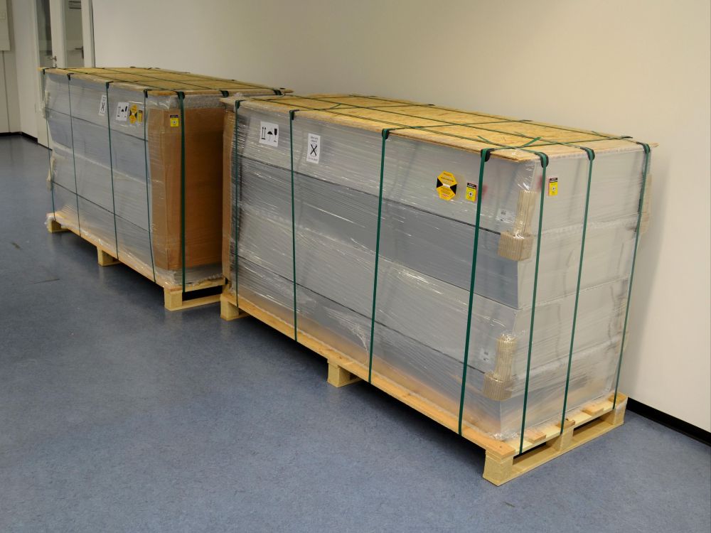 Concentrator photovoltaic modules ready for shipment on Euro pallets